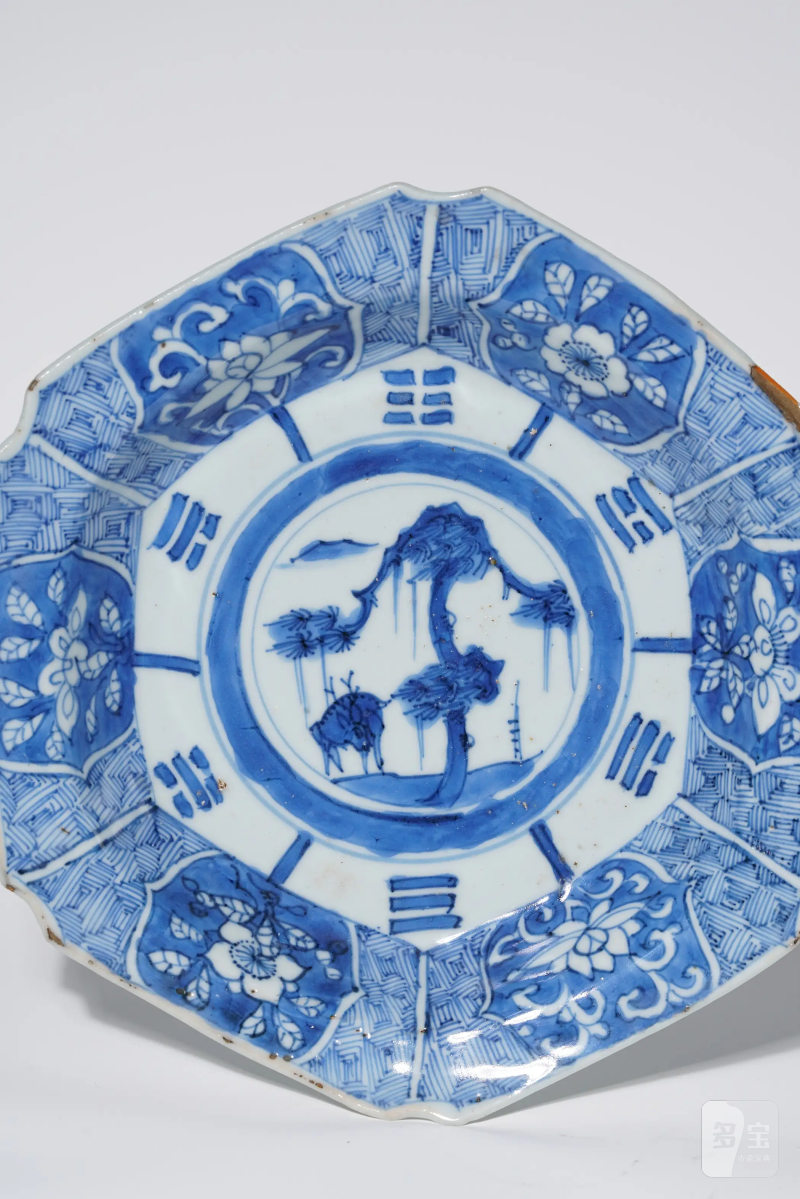明晚期 景德镇古渡青花八卦福禄寿纹六方盘 - 图2